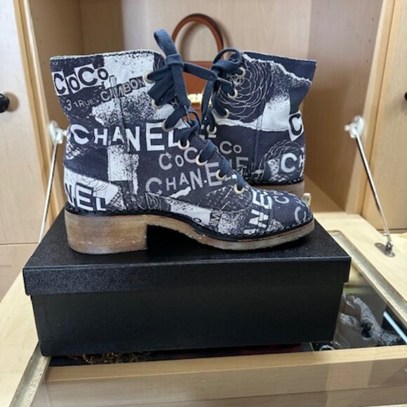 Chanel Distress look Interlocking CC Logo Combat Boots Women's Size 38 - Picture 4 of 5